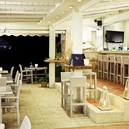 Hotel Coriva &